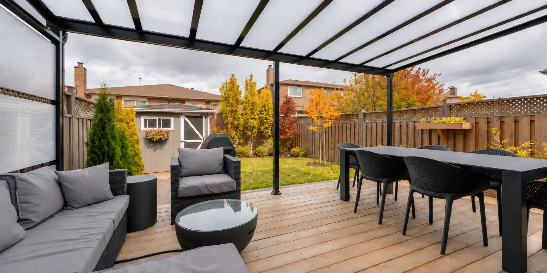 Acrylic patio cover in autumn - Sunspace GTA