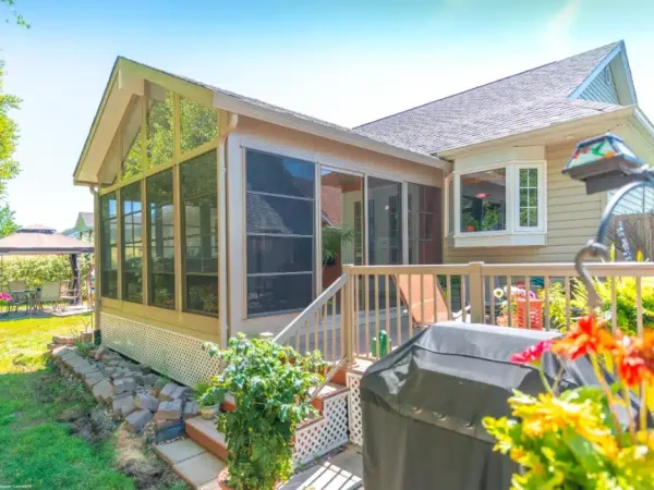 3-season-sunroom-vinyl-sunspace-renoasis-0141